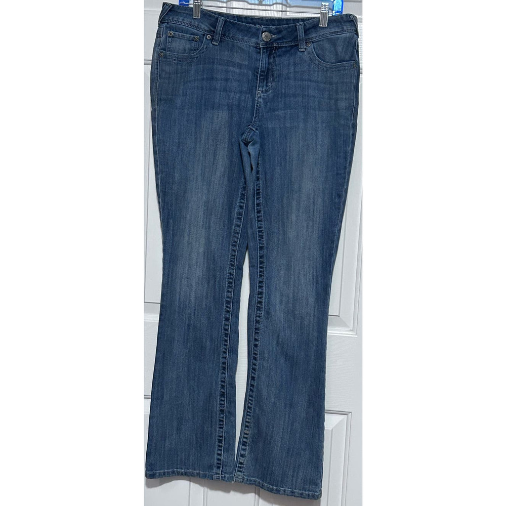 Maurices Women's Mid Rise Flared Leg Jeans Size 10‎ Long